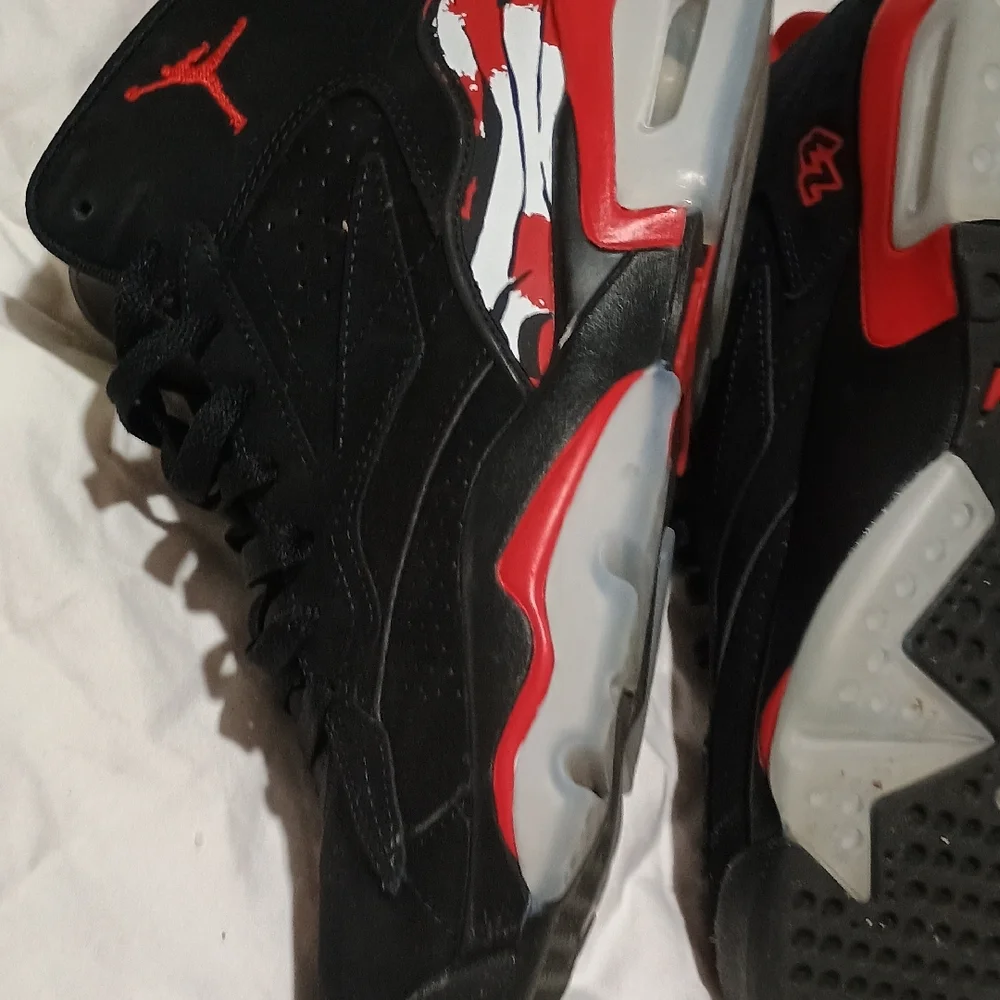 Flight  Nike Air Jordans Shoes - Black and Red 8 mens - Picture 7 of 11